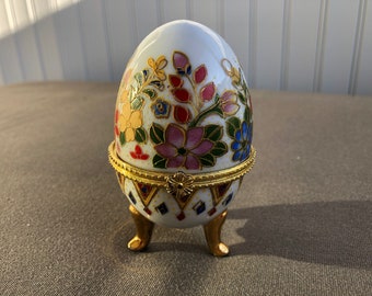 Cloisonne Egg Trinket Box, Hinged and Footed, White Enamel/gold tone gliding