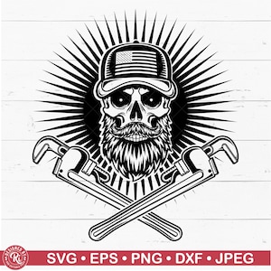 Puede incluir: Ilustración en blanco y negro de una calavera con una gorra de béisbol con un diseño de bandera estadounidense y barba. Dos llaves de tubo cruzadas están detrás de la calavera.