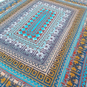 Patrón de manta/afgano de crochet con mosaico superpuesto. Acogedores abrazos de mosaico. Gráficos y patrón escrito