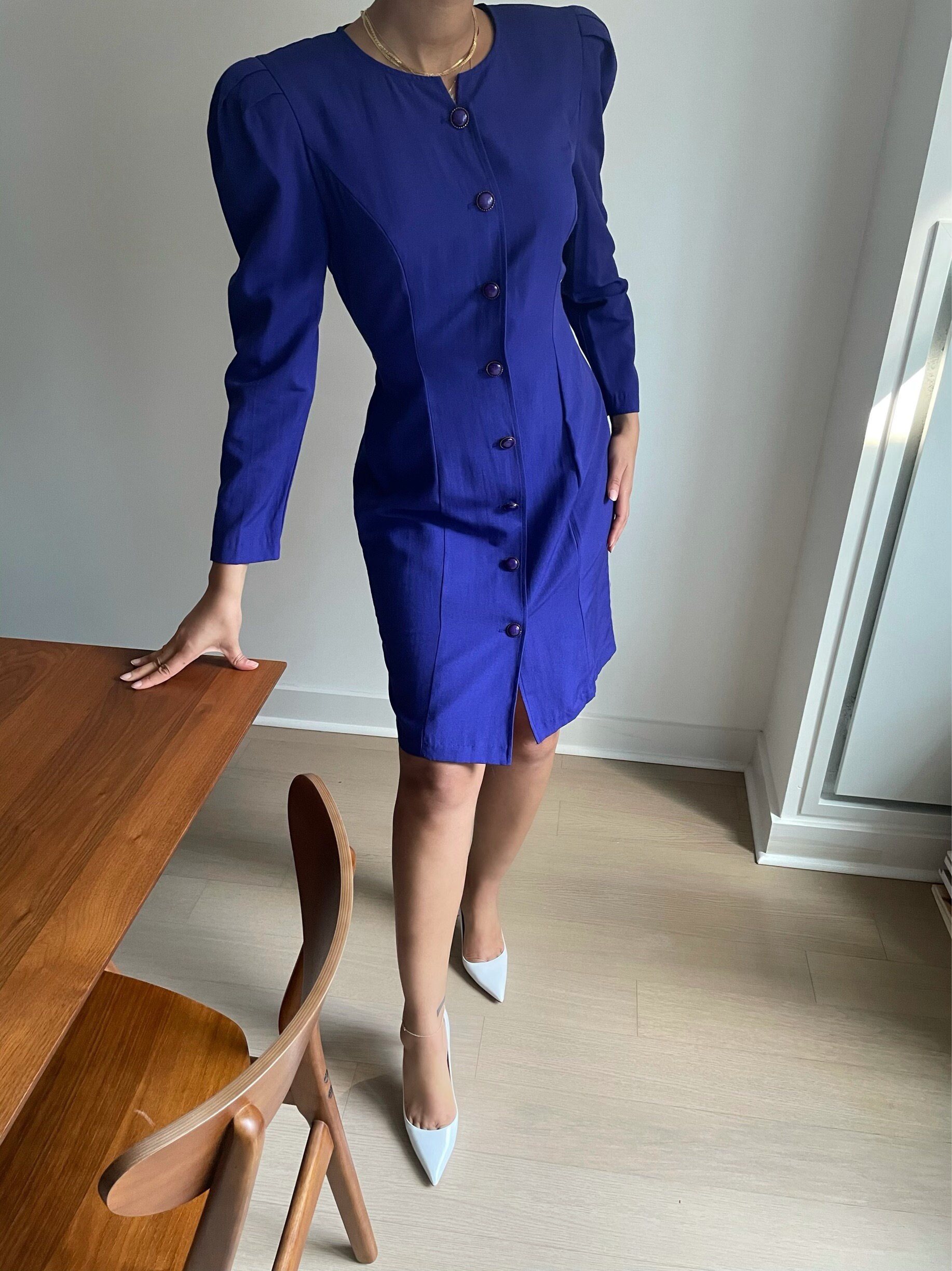 Long Vintage Button-Down Dress for an Elegant and Timeless Style main image 1