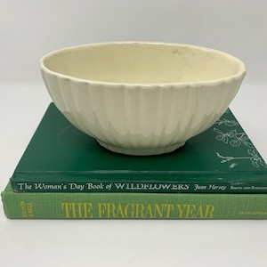 Vintage Haeger USA Cream Ceramic Planter: Mid Century Flower Pot