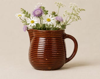 Vintage Western Stoneware Beehive Pitcher – Brown Ribbed Pottery Creamer, Farmhouse