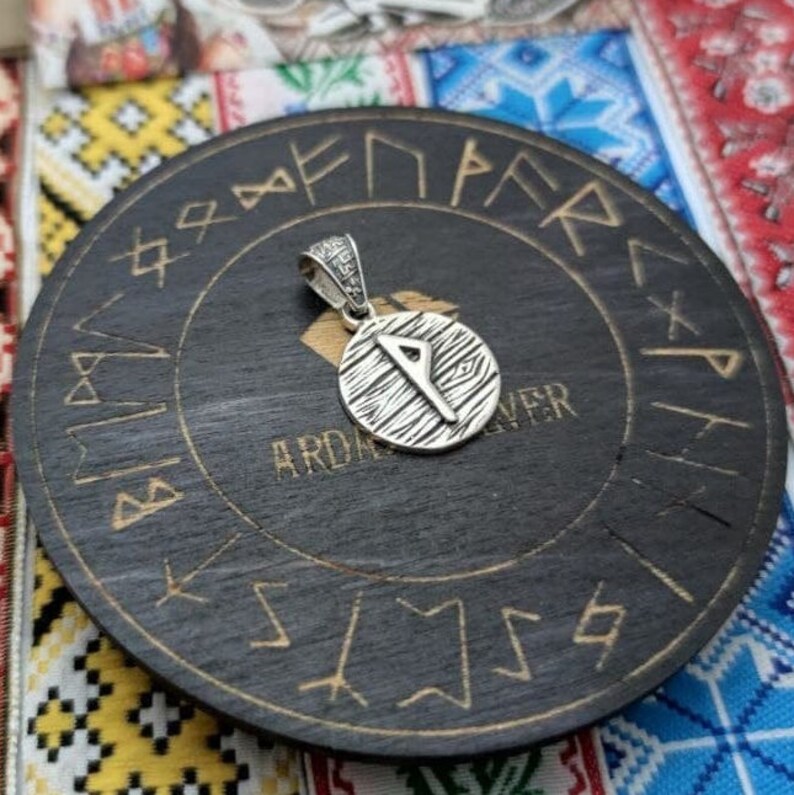 Wunjo Rune Pendant Wunjo rune Rune Pendant Elder Futhark,Viking jewelry,Pagan jewelry,Rune Wunjo Rune jewelry rune Viking Pendant