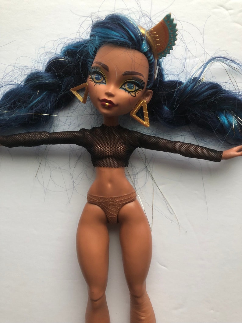 Crop top for petite slimline 11 inches doll. G3. It's black color image 6