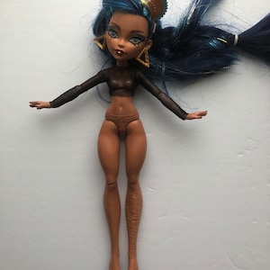 Crop top for petite slimline 11 inches doll. G3. It's black color image 2