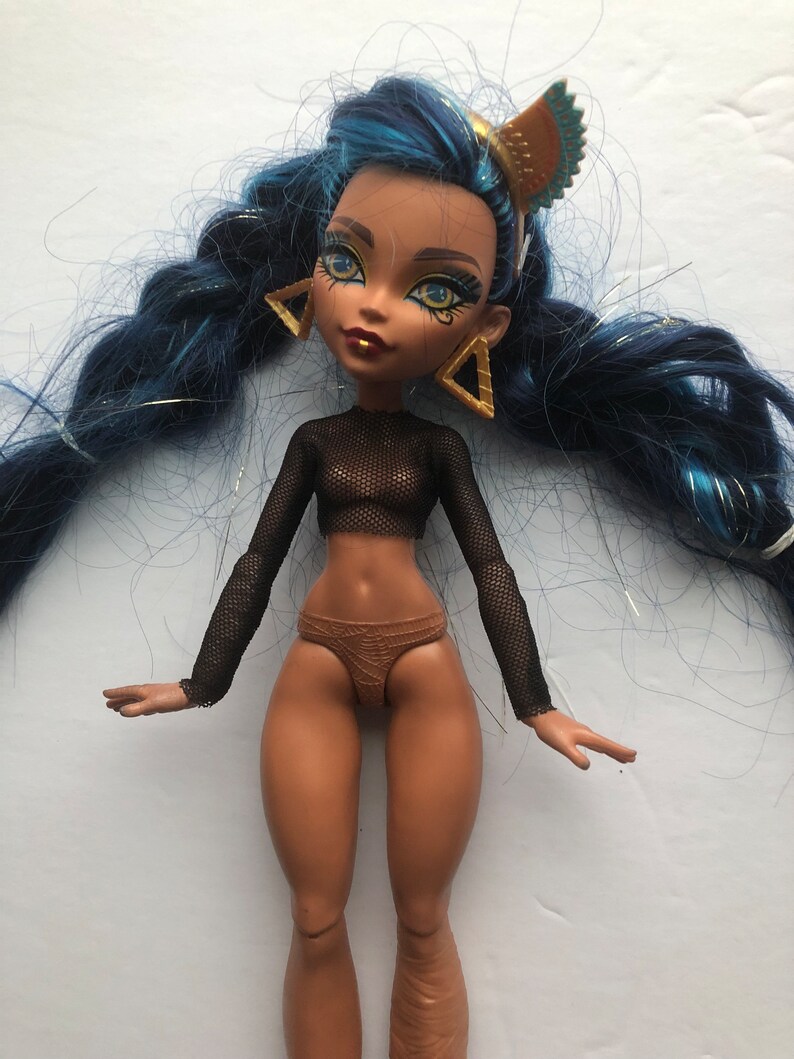 Crop top for petite slimline 11 inches doll. G3. It's black color image 4