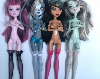 Stockings will fit the petite slimline dolls. They are will fit 11"doll