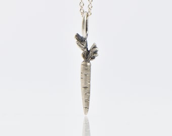 Carrot necklace in 925 sterling silver