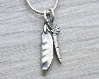 Carrot and pea necklace in sterling silver