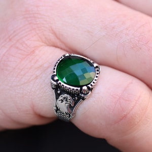 Emerald Men&#39;s Ring, Signet Mens Ring, Mens Handmade Emerald Ring, Gift for Him, Gift for Boyfriend, Emerald Jewelry, Oval Signet Ring,