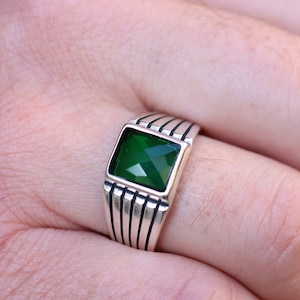 Emerald Men&#39;s Ring, Signet Mens Ring, Mens Handmade Emerald Ring, Gift for Him, Gift for Boyfriend, Emerald Jewelry, Rectangle Signet Ring,