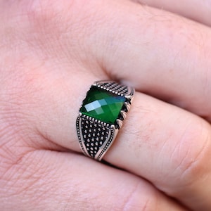 Emerald Men&#39;s Ring, Signet Mens Ring, Mens Handmade Emerald Ring, Gift for Him, Gift for Boyfriend, Emerald Jewelry, Rectangle Signet Ring,