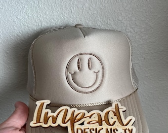 Geborduurde smiley-truckerpet voor jongeren, neutrale kleur