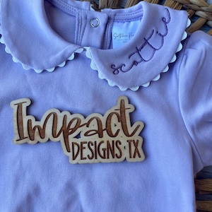 Burbuja con cuello festoneado y monograma, Burbuja para bebé niña, Burbuja para niña pequeña, Burbuja con monograma, Burbuja con ribete, Conjunto para bebé niña