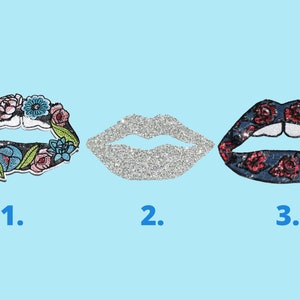 Op de afbeelding: Drie geborduurde lip patches. De eerste patch is een zwarte lip met een bloemenontwerp in roze, blauw en groen. De tweede patch is een zilveren glitterlip. De derde patch is een blauwe lip met een rood rozenontwerp.