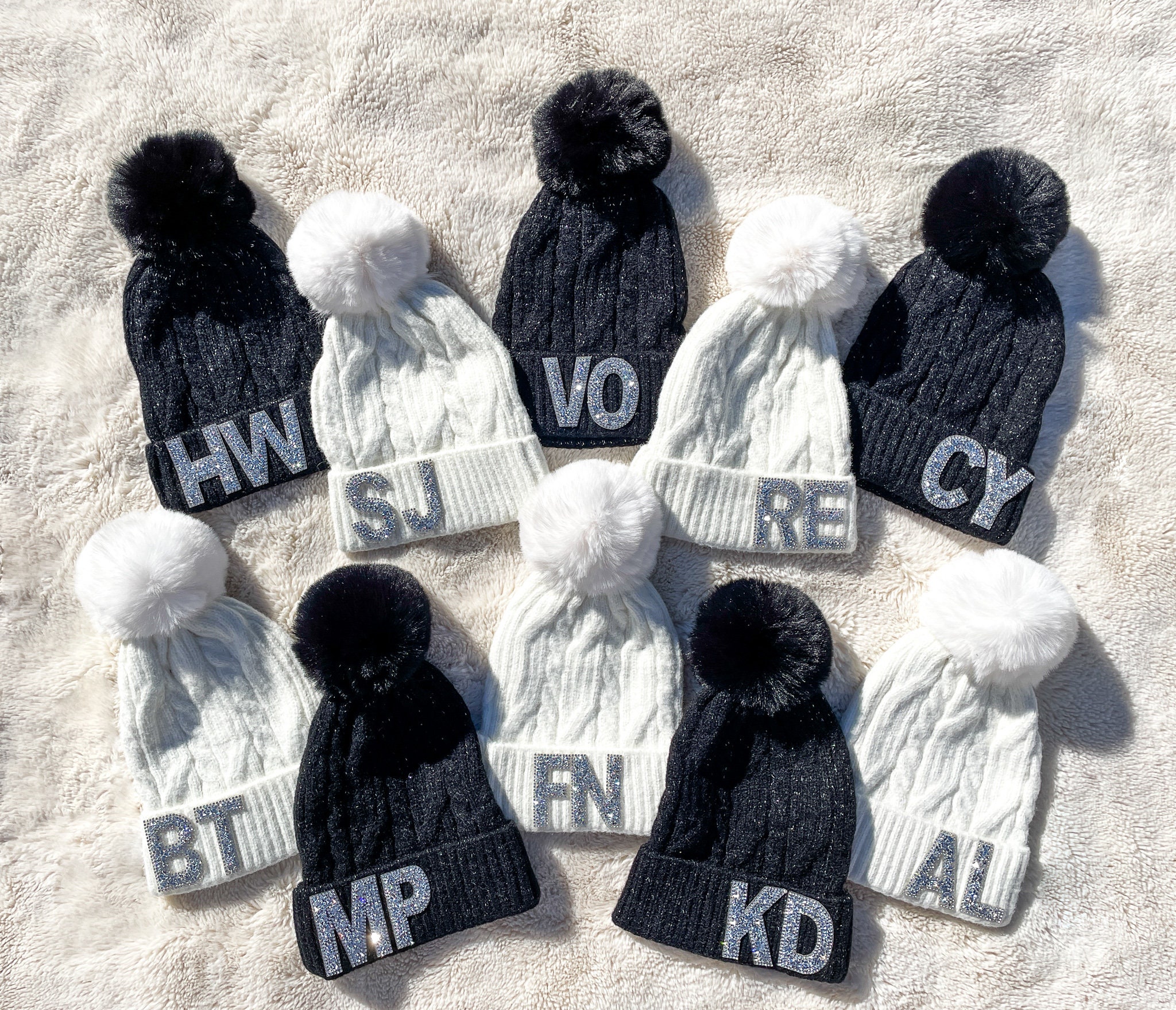 カスタムラインストーンモノグラムビーニー - スキービーニー / ファー