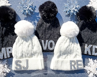 カスタムラインストーンモノグラムビーニー - スキービーニー / ファー