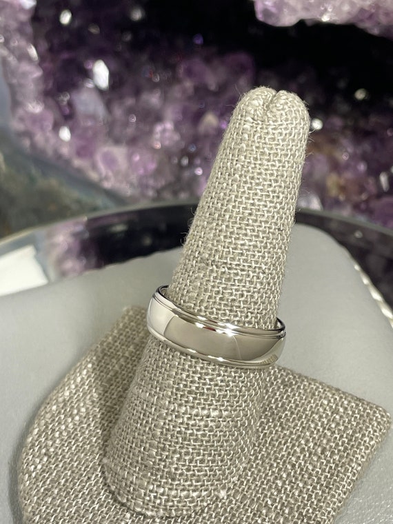 Vintage solid 14K White gold comfort fit band 6.5… - image 2