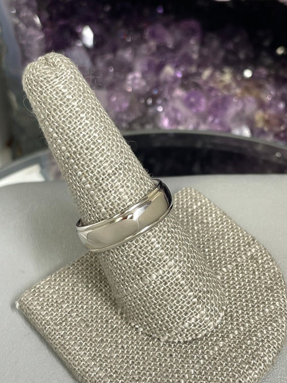 Vintage solid 14K White gold comfort fit band 6.5… - image 1