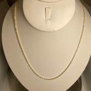 Gorgeous 18K diamond cut Vintage rope chain with fancy barrel clasp and safety!