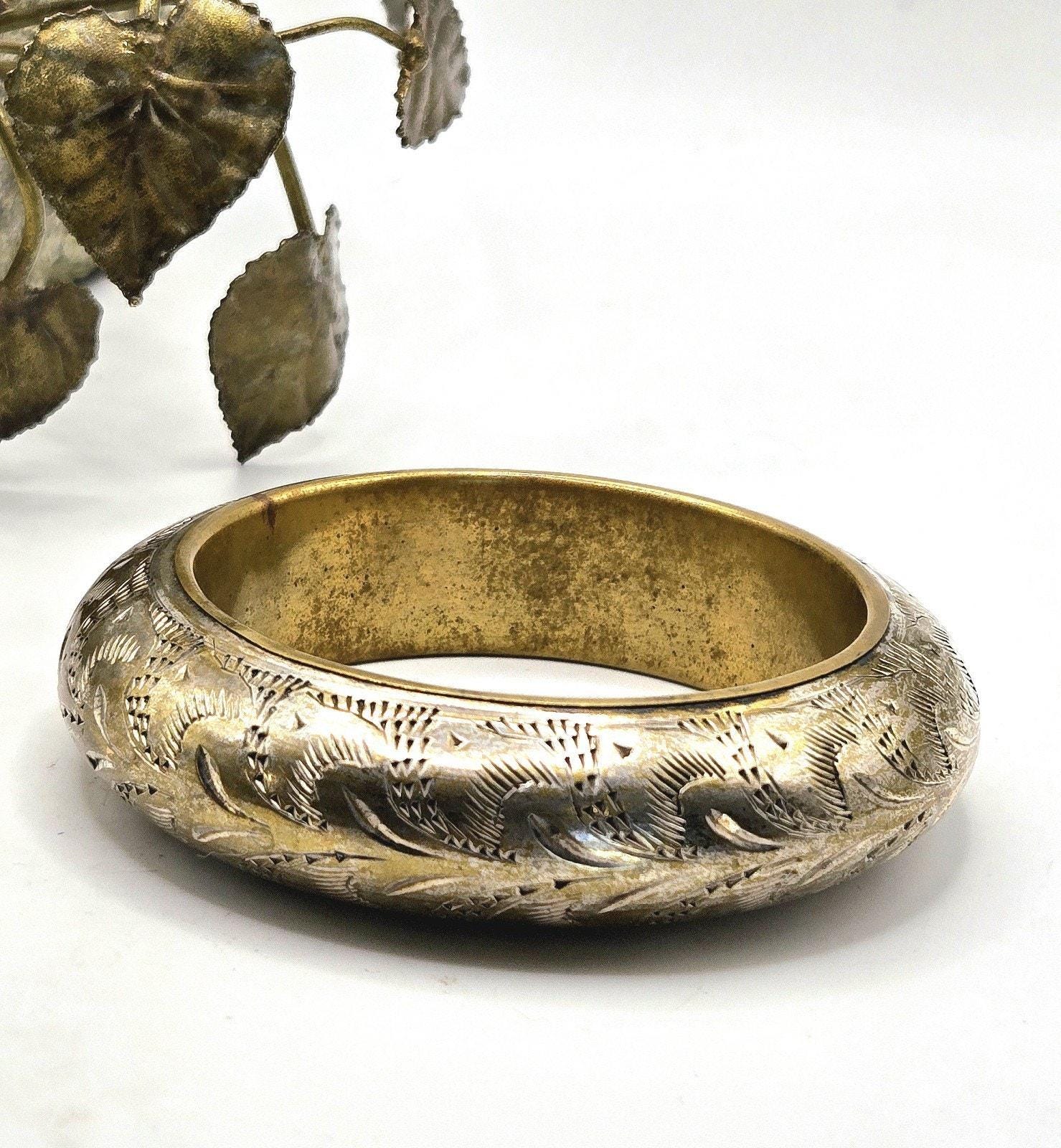 Vintage Etched Brass Flower 70s Hippie Heavy Chunky Bangle