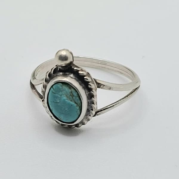 Vintage Old Native American Southwestern Pawn Small Sterling Silver Turquoise Ring Size 6