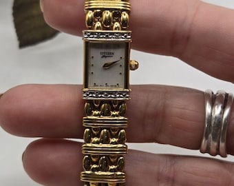 Vtg Citizen Gold Plated Diamond Mother-of-Pearl Panther Link Bracelet Watch Sm