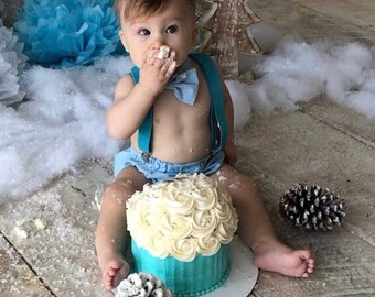1st Birthday Outfit, Cake Smash Boy Outfit, Winter onederland First Birthday Boy, Blue Diaper Cover, Bowtie, 1st Birthday Crown