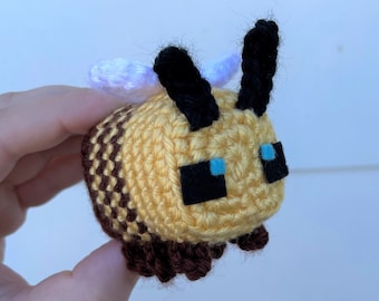 Square Bee Crochet Pattern - Download: not a finished item