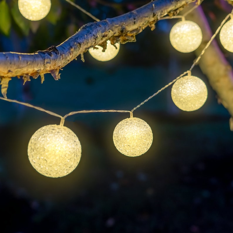 Solar LED Snowball Crystal-Like Globe String Lights