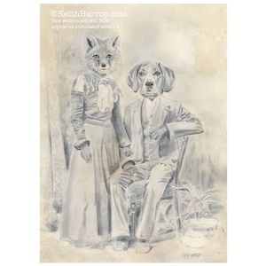 Puede incluir: Un dibujo a lápiz en blanco y negro de un zorro y un perro vestidos con ropa victoriana. El zorro lleva un vestido y el perro lleva un traje. El dibujo está sobre un fondo texturizado.