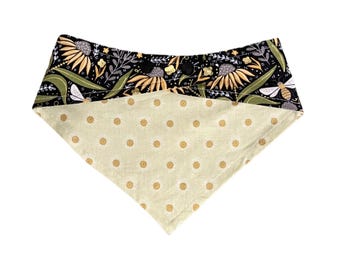 Pet Bandana - Reversible, Snap closure, Curved neck - Daisy and Bees / Polka dots