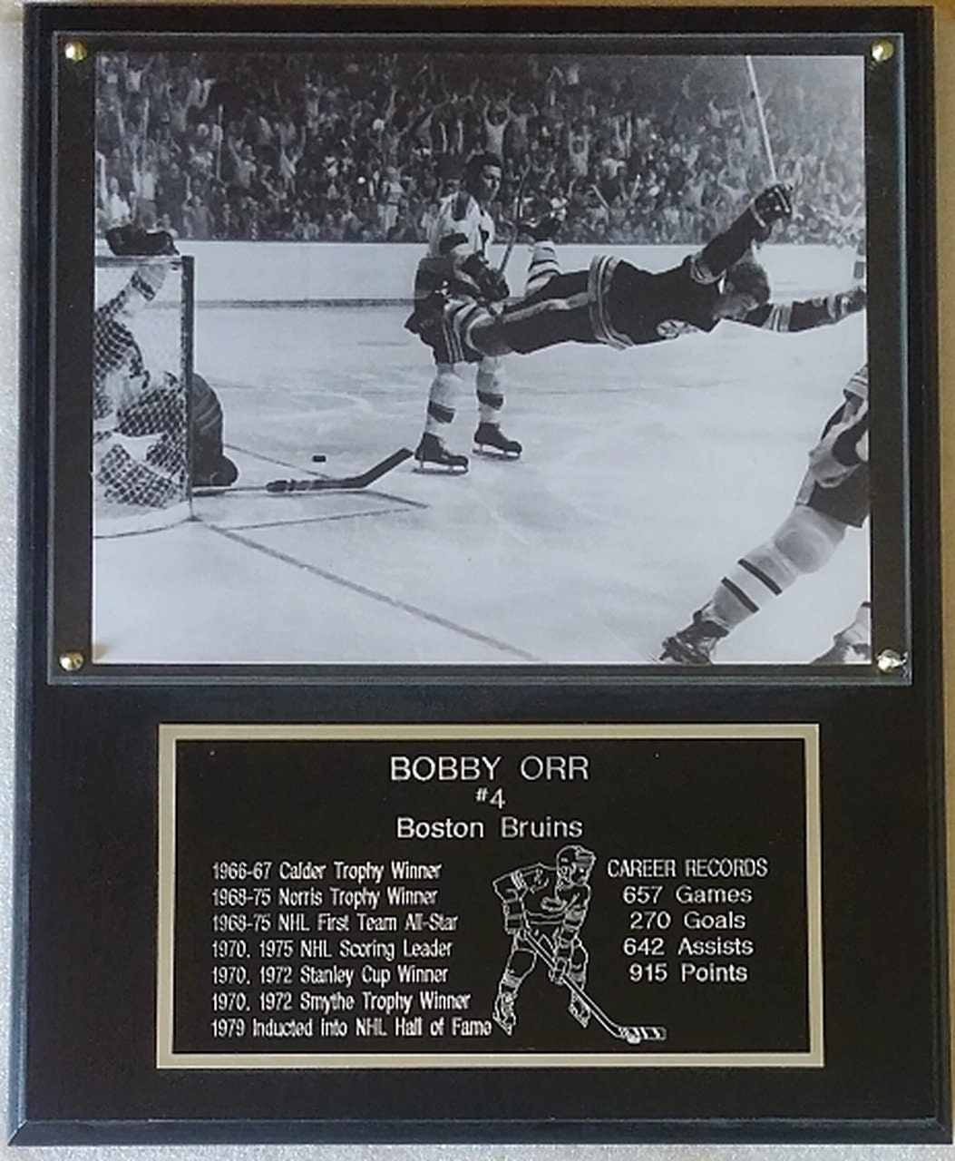 BeantownTshirts Bobby Orr Score and Soar Distressed Boston Hockey Fan T Shirt Long Sleeve / Black / X-Large