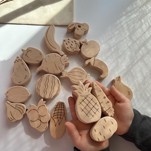Wooden vegetables toys and wooden fruits toys for kids kitchen play, food toys, farm toys, plant a garden, sensory bin box educational toys