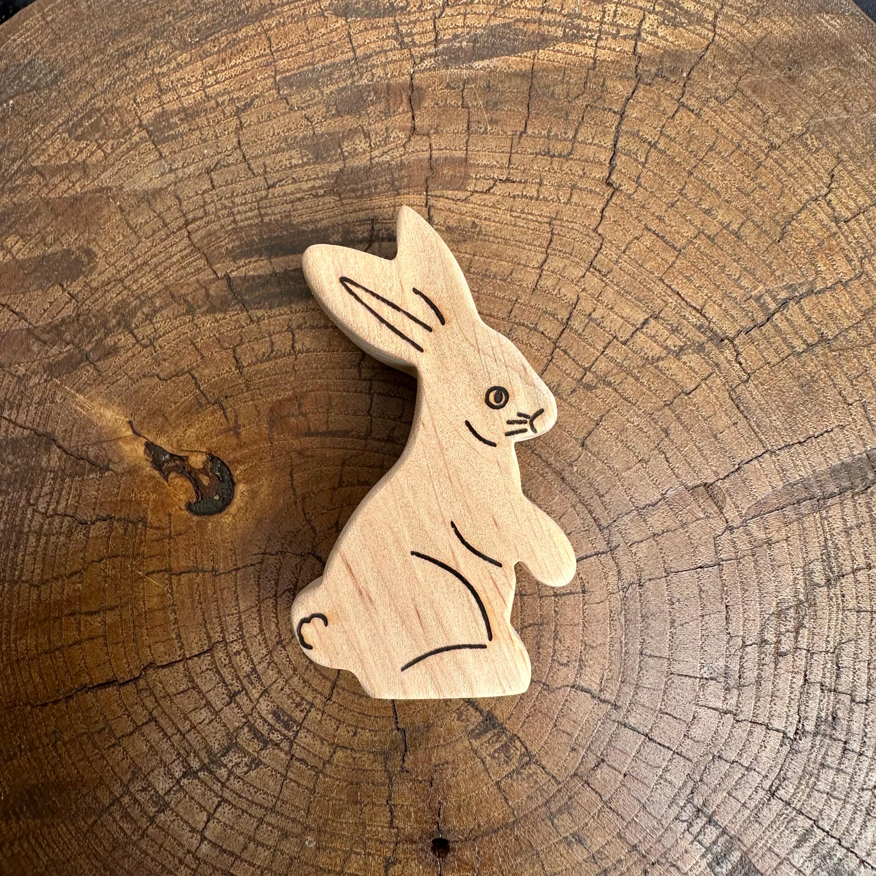 木製の干支ウサギの置物：旧正月の飾りウサギ木製手作り - Etsy 日本