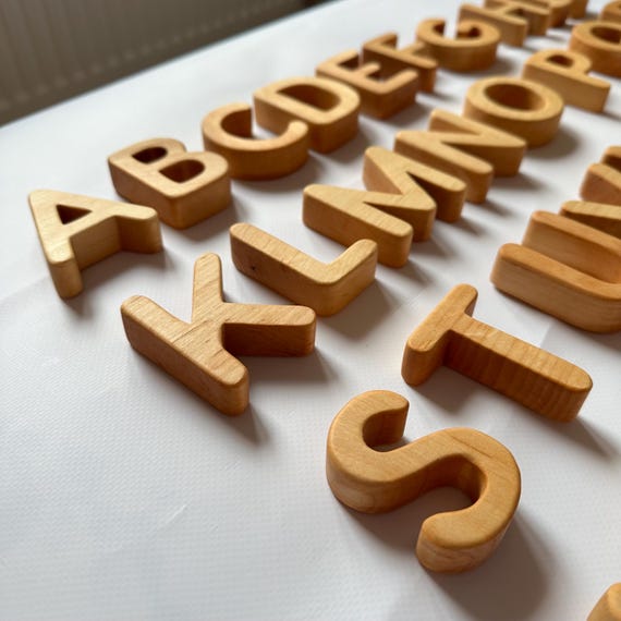 Magnetische Buchstaben & Zahlen – Deutsches Alphabet Mit Ää, Öö, Üü Und ẞß, Lernspielzeug Für Kinder Ab 3 Jahren, Inkl. Aufbewahrungsbox
