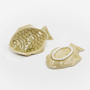 2 Miniature fish plates Tiny pottery Dollhouse dinnerware