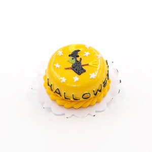Miniature Halloween cake Dollhouse miniatures