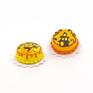 2 Miniature Halloween dollhouse cake