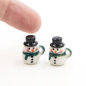 2 Miniature Snowman mugs  Miniature diorama