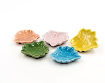ミニチュアの葉っぱの形をしたお皿5枚 ドールハウスの食器 - Etsy 日本