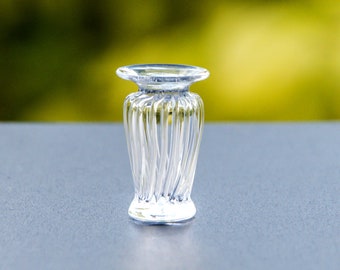 Miniature glass vase Hand blown glass Tabletop miniatures