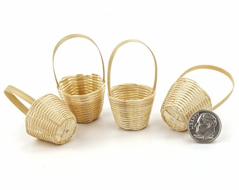 4 Small wicker baskets Realistic miniatures