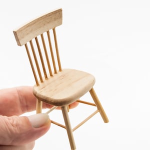 Krzesło kuchenne do domku dla lalek Realistyczne miniatury