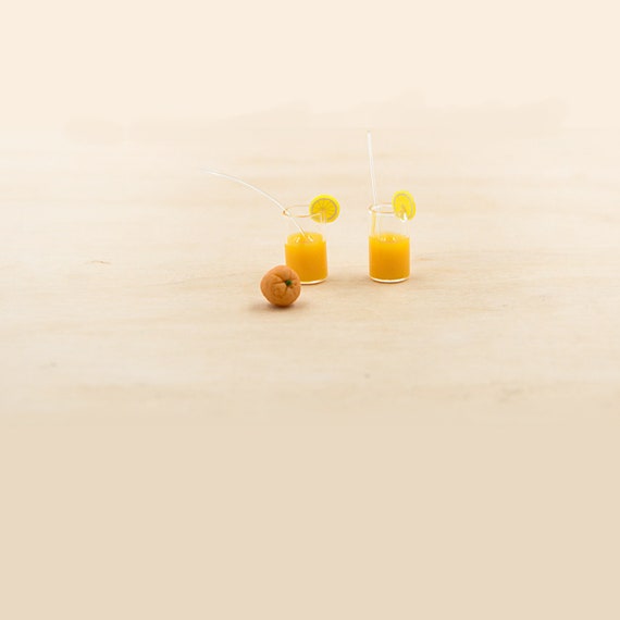 2 Glass miniature orange juice Tabletop miniatures