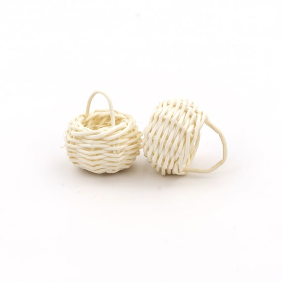 2 Miniature Wicker Baskets Dollhouse Miniatures Etsy