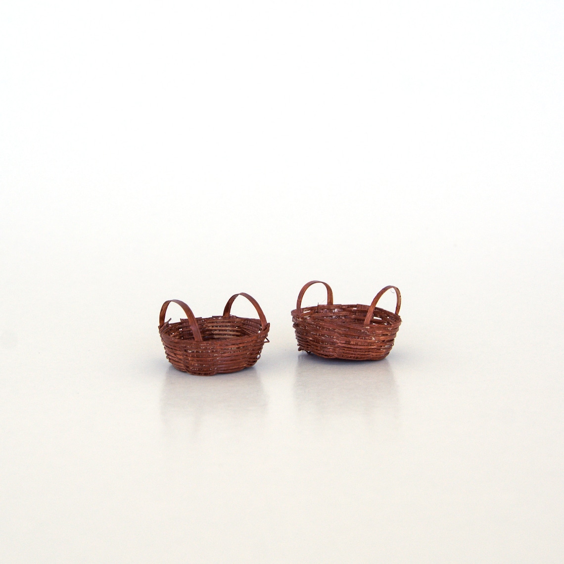 2 Miniature Baskets Small Wicker Basket Dollhouse Miniatures Etsy