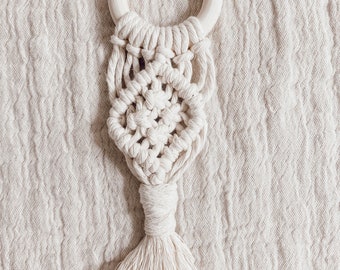 Macrame teether, soothing rings, baby shower, nursery decor, boho baby gifts , Montessori, gender neutral