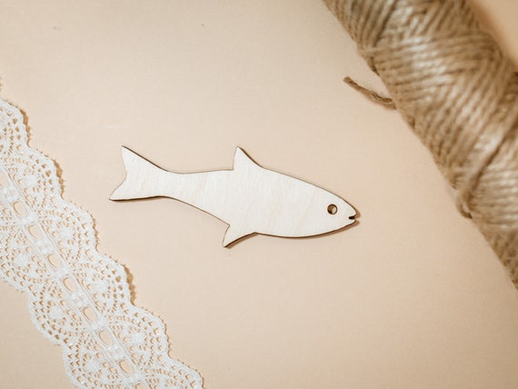 工芸品用の木製の魚の形 木製の魚の装飾 木製の形 天然木 魚 木製の