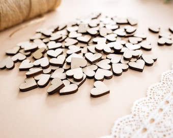200 Hochzeit Tischdekoration kleine Mini Herz Konfetti Formen, kleine Holzherzen Dekor, Liebe Dekor, Herzen für Handwerk, Scrapbooking, Verschönerung